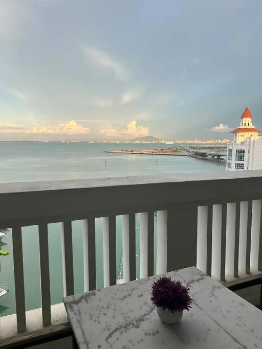 2Bedroom Seaview @ Straits Quay Bagan Jermal 0*,  Малайзия