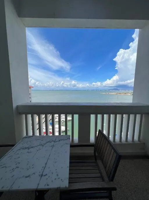 2Bedroom Seaview @ Straits Quay Bagan Jermal Апартаменты