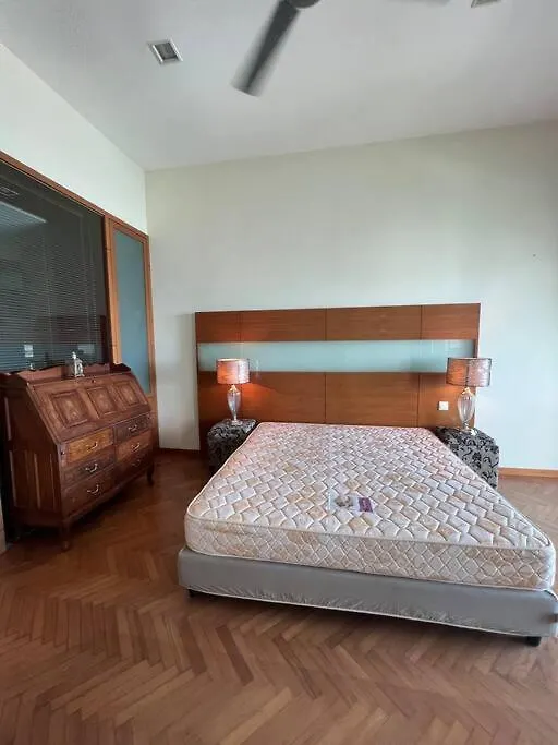 Апартаменты 2Bedroom Seaview @ Straits Quay Bagan Jermal Малайзия