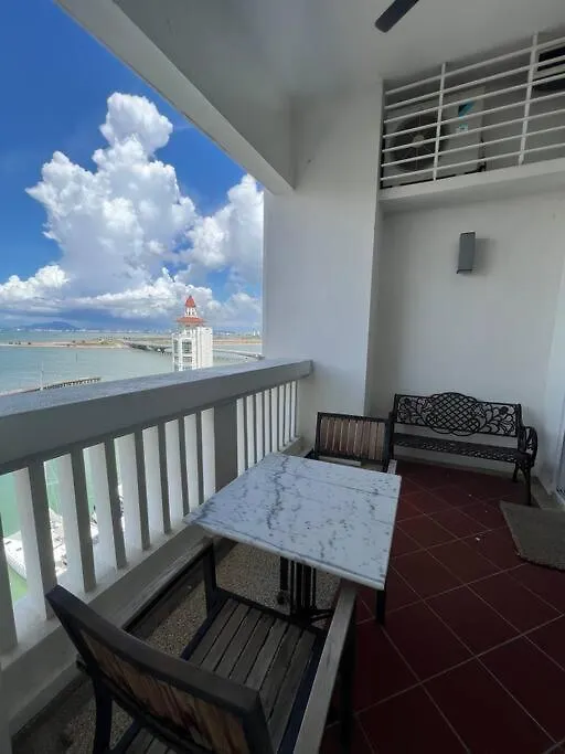 Апартаменты 2Bedroom Seaview @ Straits Quay Bagan Jermal